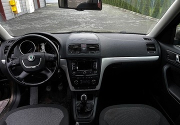 Skoda Yeti Minivan 2.0 TDI CR DPF 4x4 140KM 2011 Skoda Yeti 2.0 Diesel 140 KM 4x4 Nawigacja 2.0 Diesel 140KM, zdjęcie 19