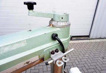 ТОРЦОВАЯ ПИЛА DEWALT ДВИГАТЕЛЬ: 2,2 кВт СТОЛЕШНЯ: 950x700 мм