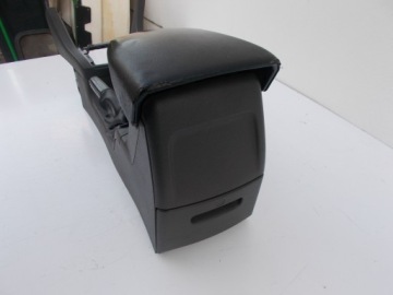 Рычаг откидной крышки подлокотника Ford Focus mk2