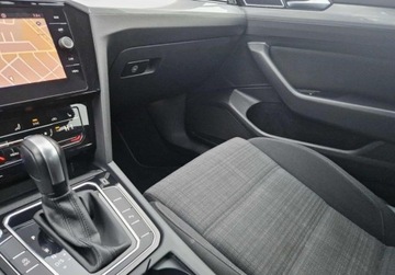 Volkswagen Passat B8 Variant Facelifting 1.5 TSI EVO 150KM 2020 Volkswagen Passat 1,5 TSI 150 KM Automat DSG Salon PL ASO Business FV, zdjęcie 17