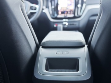 Volvo XC60 II Crossover Plug-In Facelifting 2.0 T6 350KM 2024 Volvo XC 60 Volvo XC 60 | Plug-In Hybrid | AWD | P, zdjęcie 24