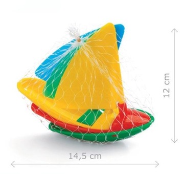 Набор из трех лодок-парусников для песочницы.