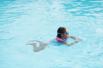 KAMIZELKA PŁYWACKA PIANKOWA SWIMVEST+ 15 - 25 KG