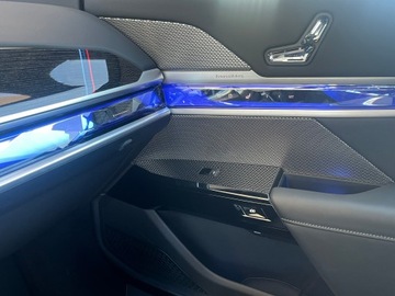 BMW Seria 7 G70 Sedan 3.0 40d 299KM 2024 740d xDrive Limousine, zdjęcie 10