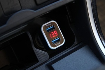 АВТОМОБИЛЬНОЕ ЗАРЯДНОЕ УСТРОЙСТВО 2x USB + ТЕСТЕР НАПРЯЖЕНИЯ