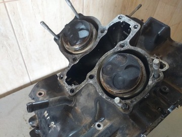 KARTERY BLOK SILNIKA+TŁOKI HONDA VF700 MAGNA RC21E