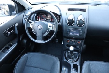 Nissan Qashqai I Crossover Facelifting  1.6 117KM 2013 Nissan Qashqai+2 1.6 i, 7 miejsc, Skóra, Navi, zdjęcie 6