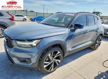 Volvo XC40 2021 Volvo XC 40 T5 R-Design 2021 2.0 Benzyna 248KM