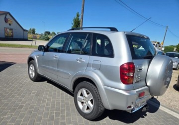 Toyota RAV4 II 2.0 i 16V 150KM 2004 Toyota RAV4 Sprowadzona 4x4Zarejestrowana klimatyzacja sprawna. Hak. 2.0, zdjęcie 4