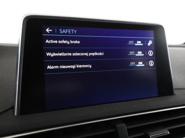 Peugeot 3008 II Crossover 1.2 PureTech 130KM 2017 Peugeot 3008 Navi Klimatyzacja Czujniki parkowania, zdjęcie 27