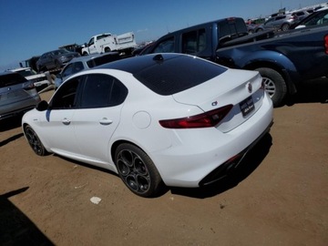 Alfa Romeo Giulia II Sedan Facelifting 2.0 Turbo 280KM 2023 Alfa Romeo Giulia 2023, 2.0L, 4x4, TI, po gradobiciu 2.0 Benzyna 280KM, zdjęcie 4
