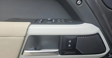 Land Rover Defender IV (L663) 90 2.0 i4P 300KM 2022 Land Rover Defender Defender MY23 2.0 I4 300 PS AWD Auto SE 90 2.0 Benzyna, zdjęcie 5