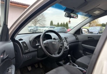 Hyundai i30 I CW Facelifting 1.4 DOHC 109KM 2010 Hyundai i30 Polski salon 1.4 Benzyna 109KM, zdjęcie 13