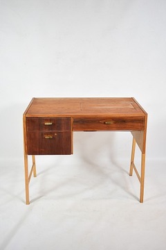 Стол 1960-х годов.