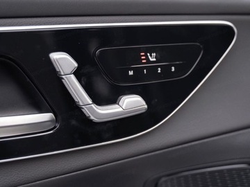 Mercedes GLC C254/X254 2025 GLC Coupe 200 d 4-Matic AMG Line 2.0 (163KM) 2025, zdjęcie 11