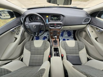 Volvo V40 II Hatchback Facelifting 2.0 D3 150KM 2016 Volvo V40 led*RDesign*Bezwypadkowy, zdjęcie 12