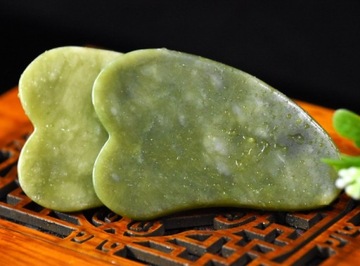 МАССАЖНАЯ ПЛИТА ДЛЯ ЛИЦА ЖАДЕИТ ГУА ША УХОД ЗА КОЖЕЙ