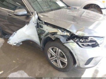 Mercedes GLC C253 2021 Mercedes-Benz GLC 2021 r., 2,0L 4 MATIC 2.0 Benzyna 255KM, zdjęcie 9