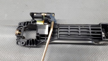 KLIKA LEVÝ PŘEDNÍ TOYOTA AVENSIS 01R