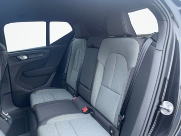 Volvo XC40 Crossover Facelifting 2.0 B3 163KM 2025 Volvo XC 40 VOLVO XC40 B3 Plus Dark Benzyna (163+1, zdjęcie 31