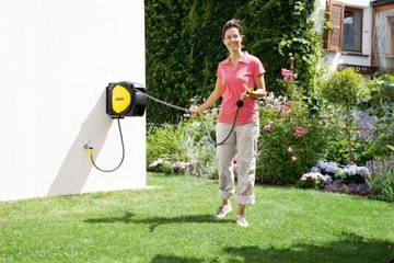 АВТОМАТИЧЕСКАЯ КАТУШКА ДЛЯ САДОВОГО ШЛАНГА Karcher CR 7.220 + ШЛАНГ 20 м + опрыскиватель