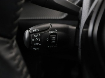 Peugeot 208 II Hatchback 1.2 PureTech 102KM 2019 Peugeot 208 navi klimatyzacja czujniki parkowania, zdjęcie 31