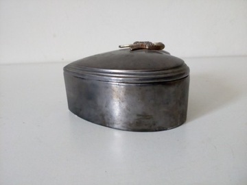 Позолоченная коробочка в форме сердца