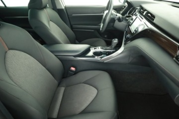 Toyota Camry IX Sedan 2.5 Hybrid Dynamic Force 218KM 2020 Toyota Camry 2.5 Hybrid, Salon Polska, zdjęcie 6