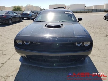 Dodge Challenger III 2016 Dodge Challenger _RT_SCAT PACK_Shaker_V8_6.4 L_485 km_2016r 6.4 Benzyna, zdjęcie 4