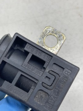 AUDI A4 A5 Q7 4L A6 C7 POJISTKA PYROTECHNICKÝ KLIKA AKUMULÁTORU ORIGINÁL