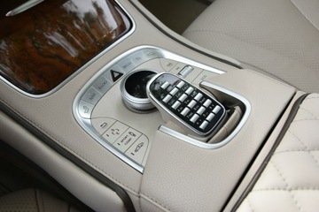 Mercedes Klasa S W222 Limuzyna 500 456KM 2014 Mercedes S 550 L 4Matic 4.7 V8 456KM 2014r., zdjęcie 32