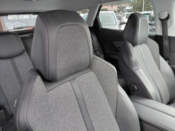 Peugeot 3008 II Crossover 1.2 PureTech 130KM 2019 Peugeot 3008 Full LED Navi Kamera Klimatronik Sensor 1.2 Benzyna 130KM, zdjęcie 16