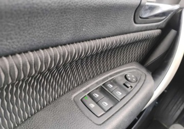 BMW Seria 1 F20-F21 Hatchback 5d 116d 116KM 2015 BMW Seria 1 2015r, 2.0 Diesel. Uszkodzony prawy przod. Jezdzi. 2.0 Diesel, zdjęcie 9