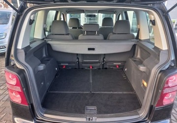 Volkswagen Touran I 1.6 102KM 2009 Volkswagen Touran 1,6 MPI 102kM Klimatronik,Tempomat,7 miejsc 1.6 Benzyna, zdjęcie 23