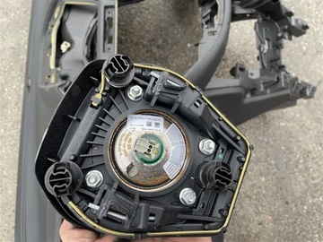 DESKA AIRBAG ULOŽENÍ ŘIDIČE SPOLUJEZDCE KOLENO PANEL FORD B-MAX 12-17R