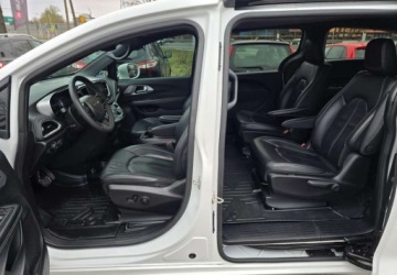 Chrysler Pacifica II 3.6 V6 Hybrid 264KM 2022 Chrysler Pacifica 3.6 eHybrid Touring L/S Skóry Kamery 360 Monitory FV 23%, zdjęcie 29