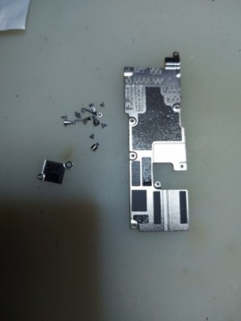 Крепежные пластины iPhone 14 Pro