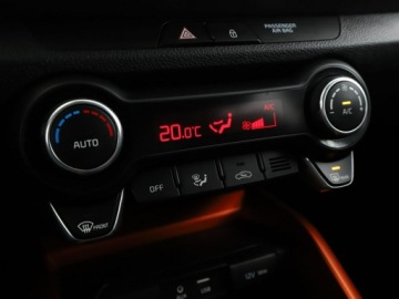 Kia Stonic I Crossover 1.0 T-GDI 120KM 2017 Kia Stonic Niski przebieg Historia serwisowa Navi, zdjęcie 26