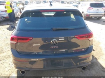 Volkswagen Golf VIII 2023 Volkswagen Golf 2.0T 40th Anniversary Edition 2023 2.0 Benzyna 241KM, zdjęcie 4