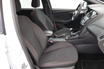 Ford Focus III Hatchback 5d facelifting 1.0 EcoBoost 125KM 2016 Ford Focus 1.0 EcoBoost, Salon Polska, Serwis ASO, zdjęcie 8