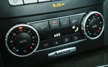 Mercedes Klasa C W204 Limuzyna 3.5 350 CGI BlueEFFICIENCY 306KM 2013 Mercedes-Benz Klasa C Mercedes-Benz Klasa C W204 3,5 V6(306 PS)4MATIC Auto, zdjęcie 10