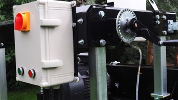 Trak tartak piła taśmowa taśmowy elektryczny 7,5kW 790mm osłona taśmy drewn