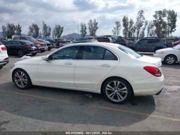Mercedes Klasa C W205 2018 Mercedes-Benz Klasa C C 300 2.0 Benzyna 241KM, zdjęcie 4