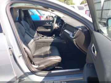 Volvo S60 III 2024 Volvo S60 B5 Core Dark Theme 2024 2.0l 2.0 Benzyna 247KM, zdjęcie 9