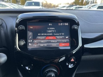 Toyota Aygo II Hatchback 3d Facelifting 1.0 VVT-i 72KM 2019 Toyota Aygo 1.0 VVT-i Prime X-cite II (2014-) Toyo, zdjęcie 16