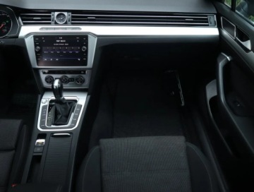Volkswagen Passat B8 Variant 1.6 TDI BlueMotion Technology 120KM 2018 VW Passat 1.6 TDI, Automat, Navi, Klima, zdjęcie 6