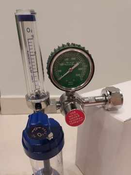 РЕДУКТОР МЕДИЦИНСКОГО КИСЛОРОДА С РОТАМЕТРОМ