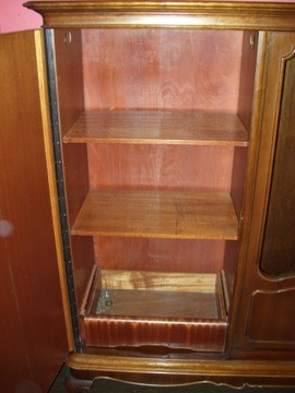 ОРЕХОВАЯ ВИТРИНА, БИБЛИОТЕКА