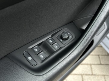 Volkswagen Passat B8 Variant Facelifting 2.0 TDI SCR 150KM 2022 Volkswagen Passat Variant APP | LED | Kamera Cofan, zdjęcie 10