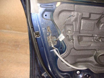 Zamek drzwi lewy przód przedni 7 PIN 318 d BMW 3 E90 E91